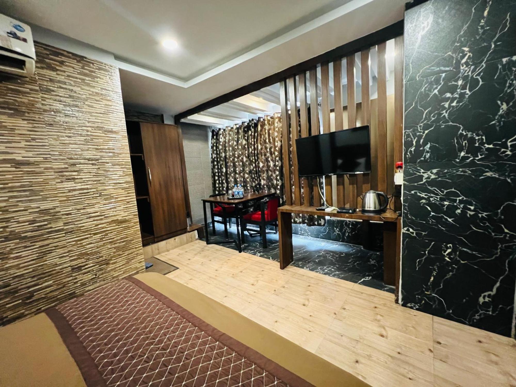 Hotel Sabera Siliguri Esterno foto