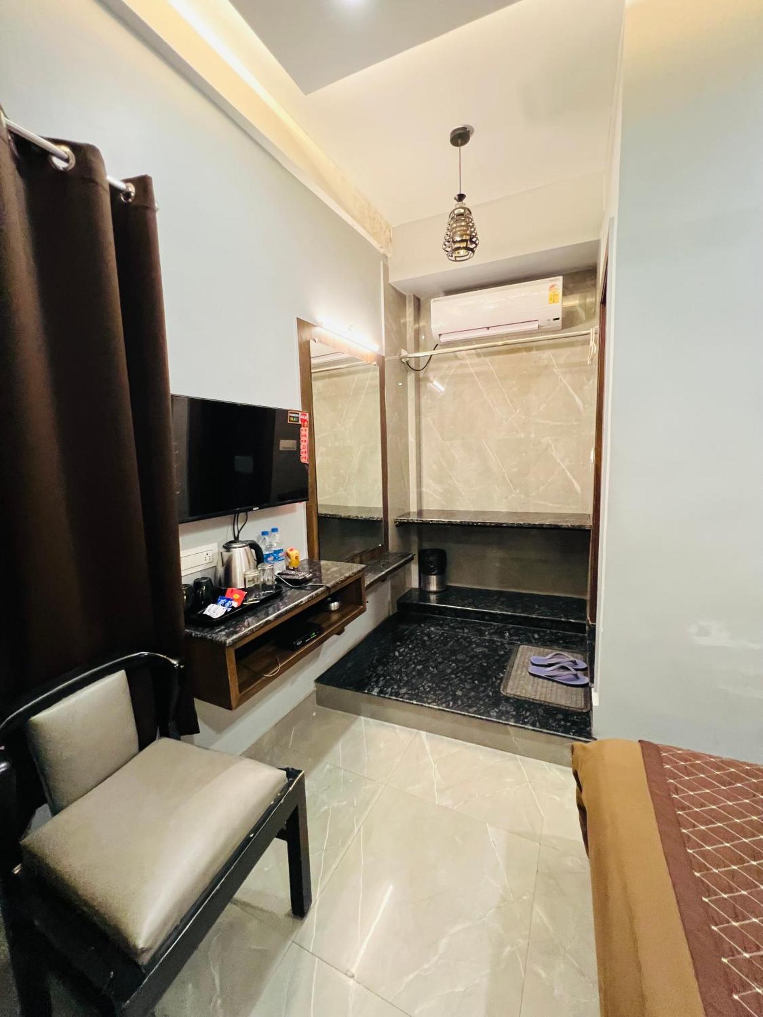 Hotel Sabera Siliguri Esterno foto