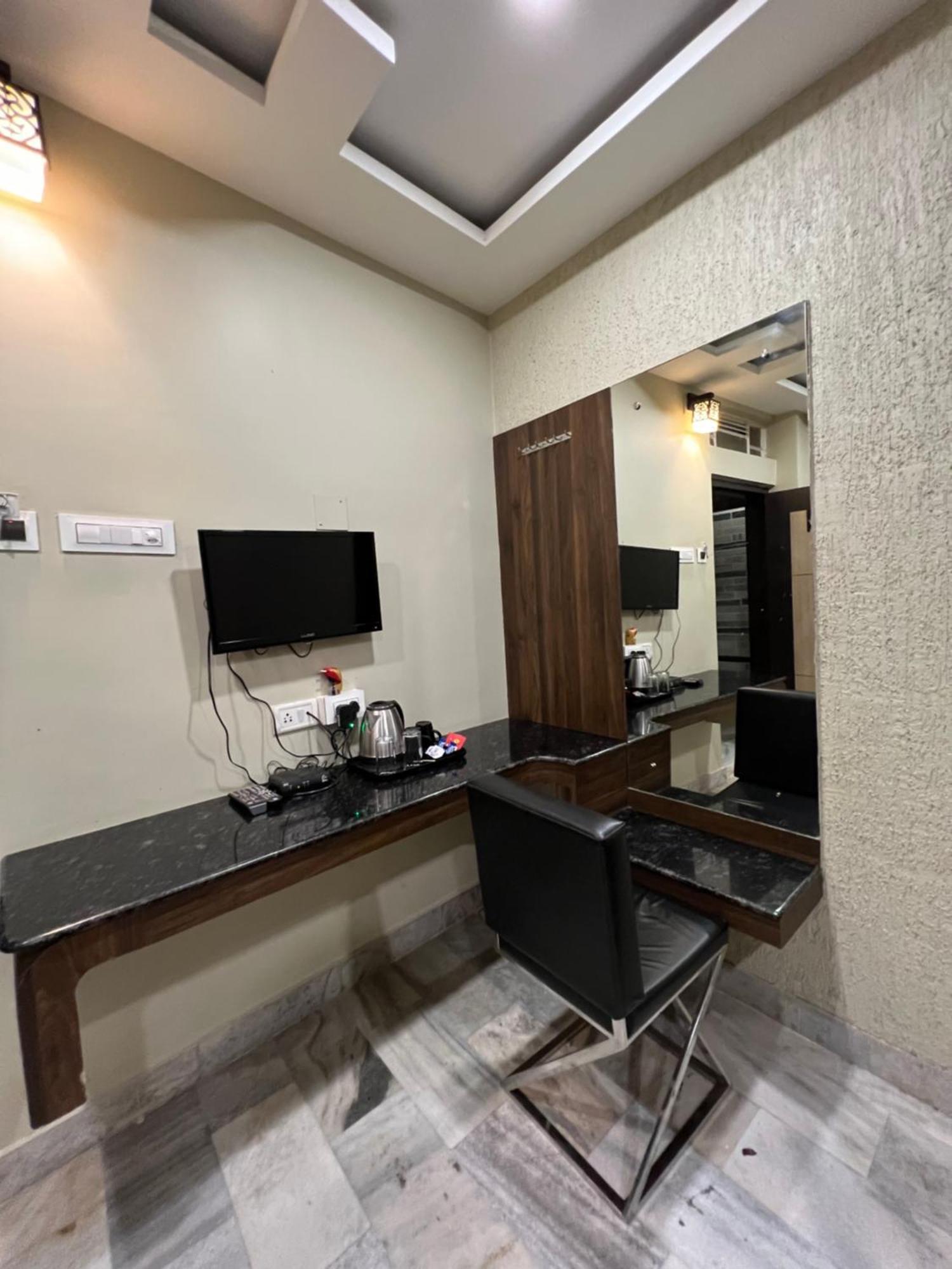 Hotel Sabera Siliguri Esterno foto