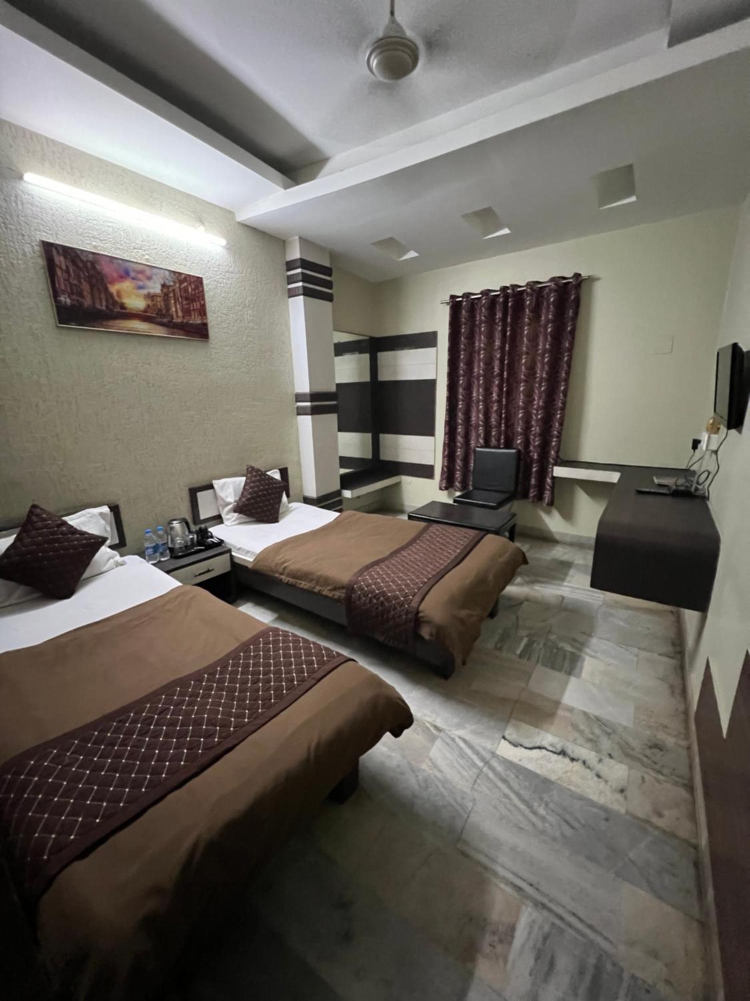 Hotel Sabera Siliguri Esterno foto