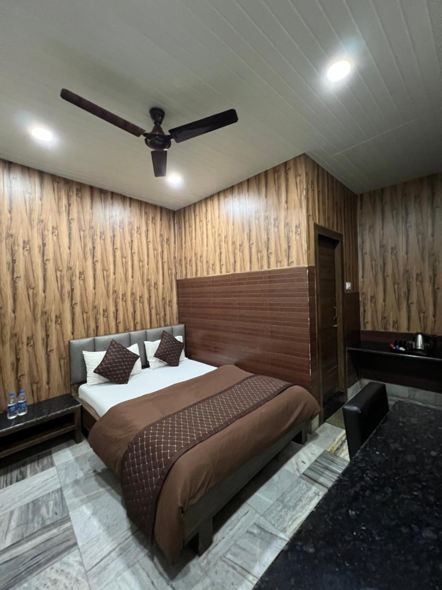Hotel Sabera Siliguri Esterno foto