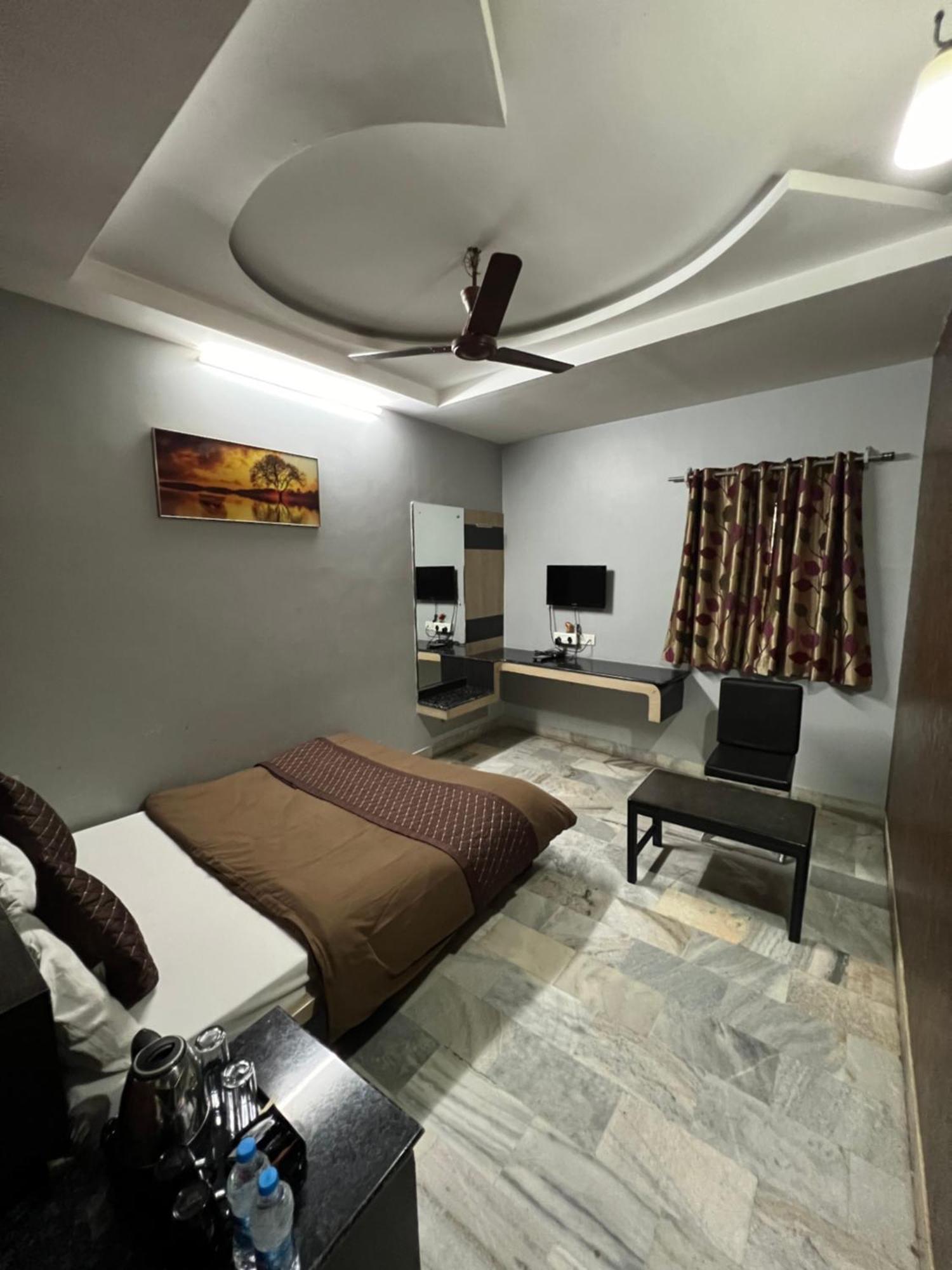 Hotel Sabera Siliguri Esterno foto