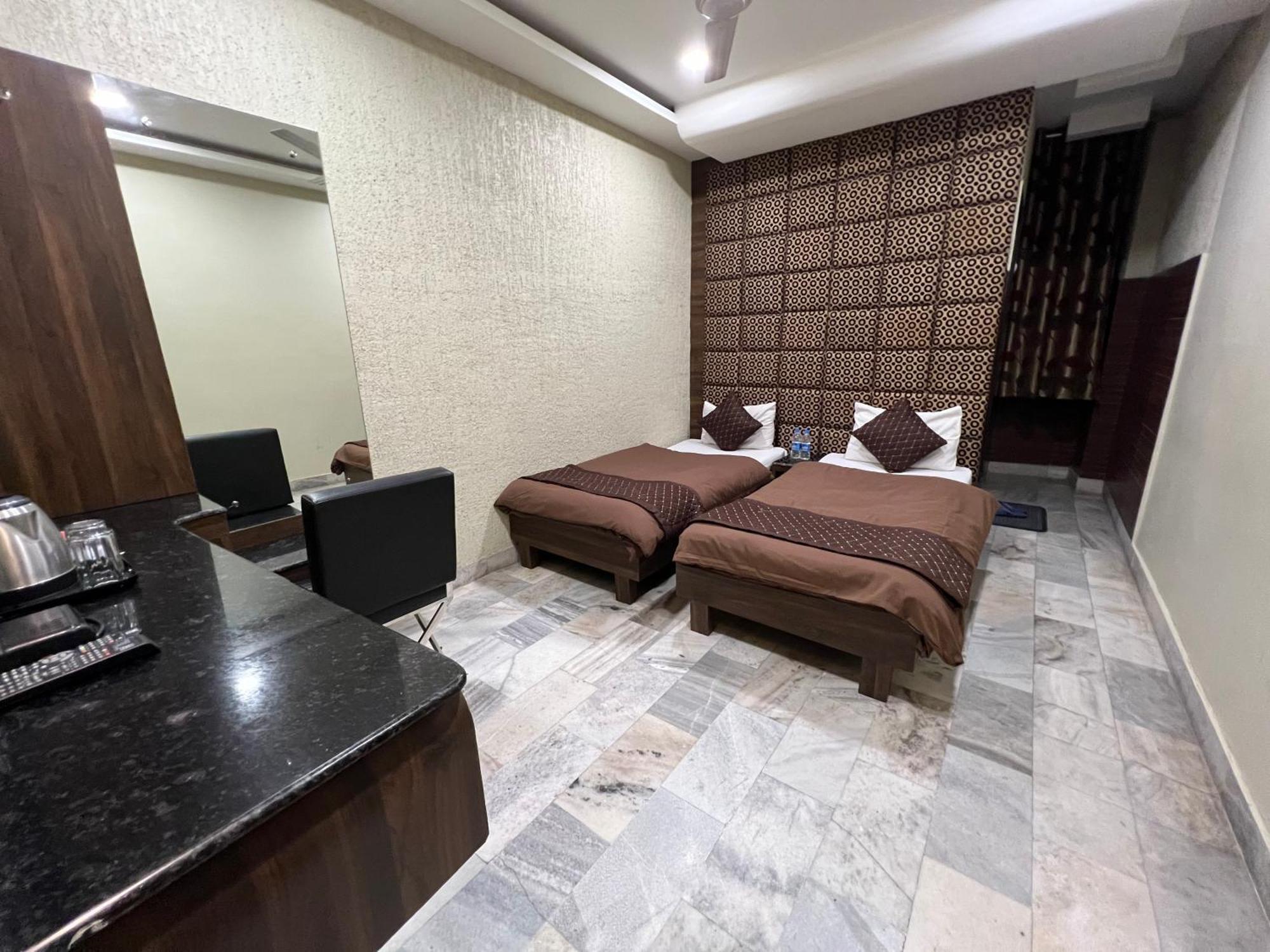 Hotel Sabera Siliguri Esterno foto