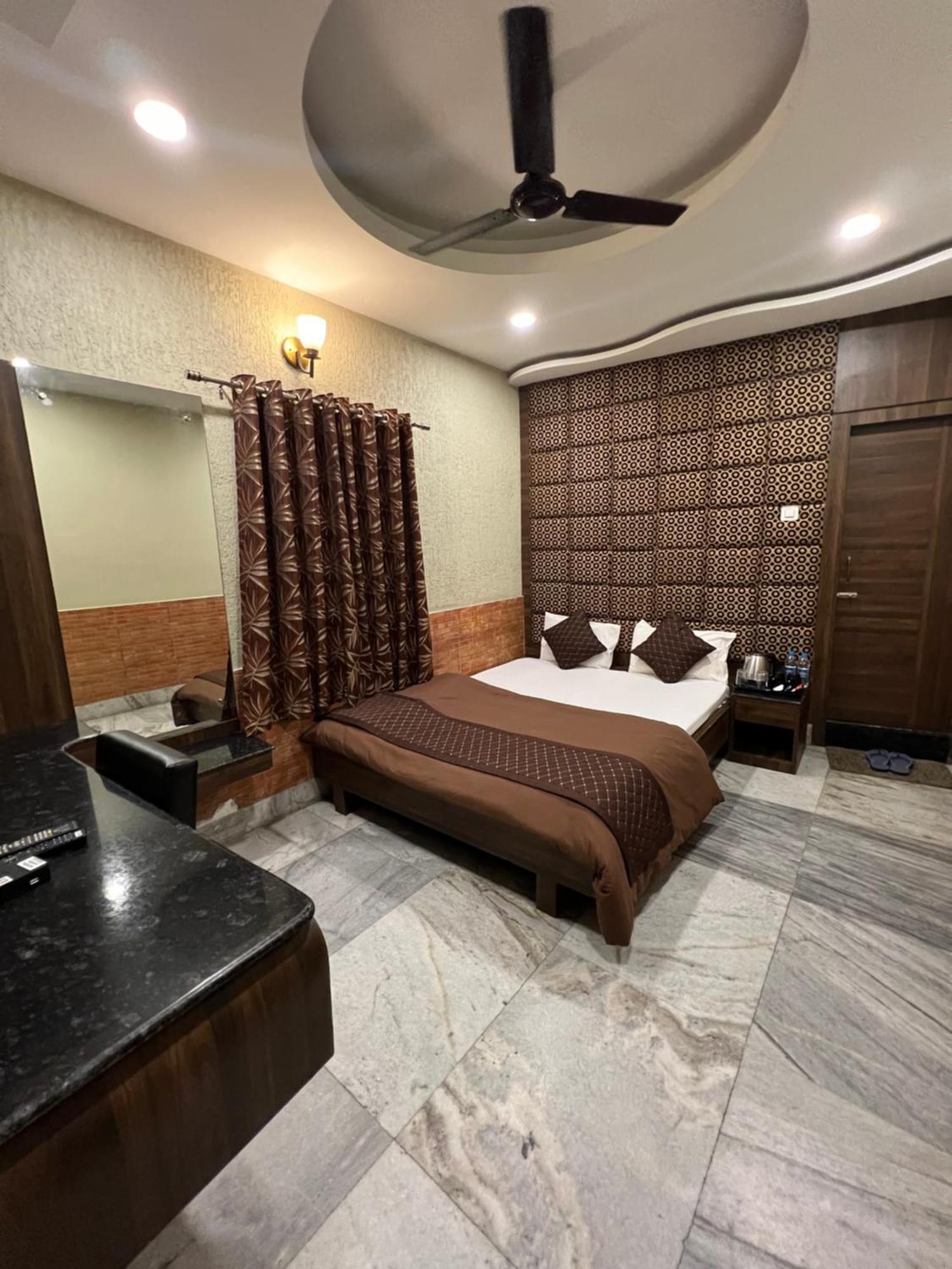 Hotel Sabera Siliguri Esterno foto
