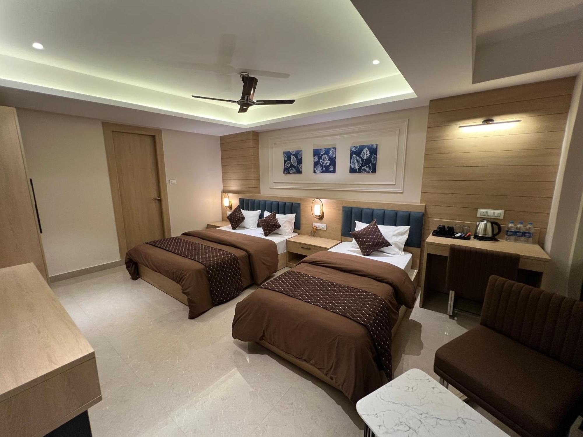 Hotel Sabera Siliguri Esterno foto