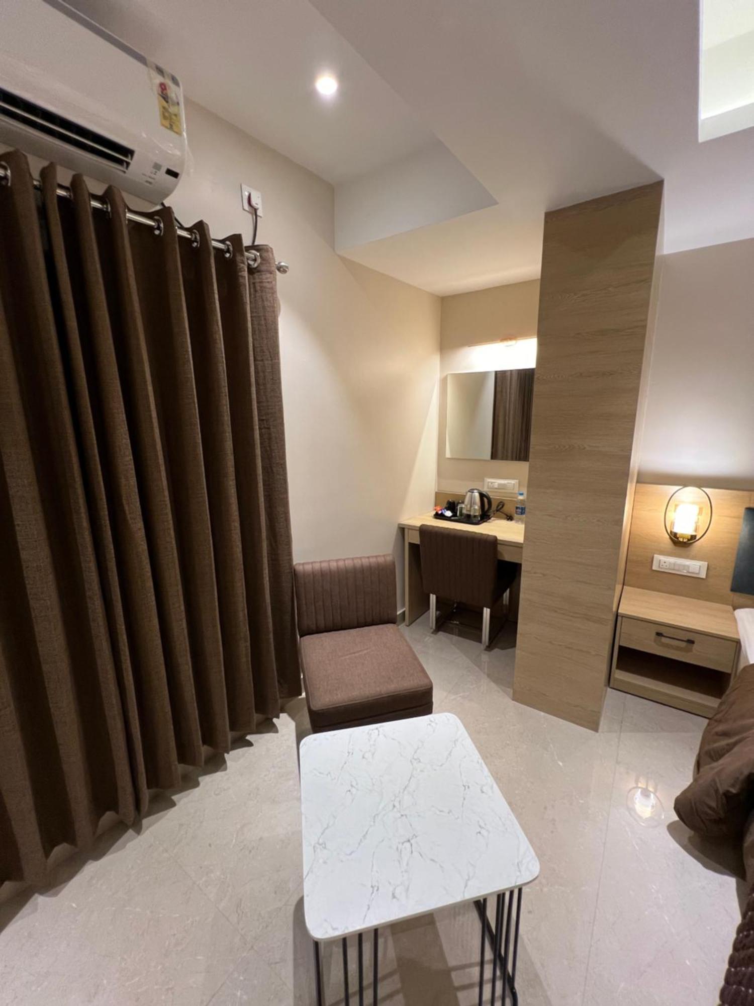 Hotel Sabera Siliguri Esterno foto