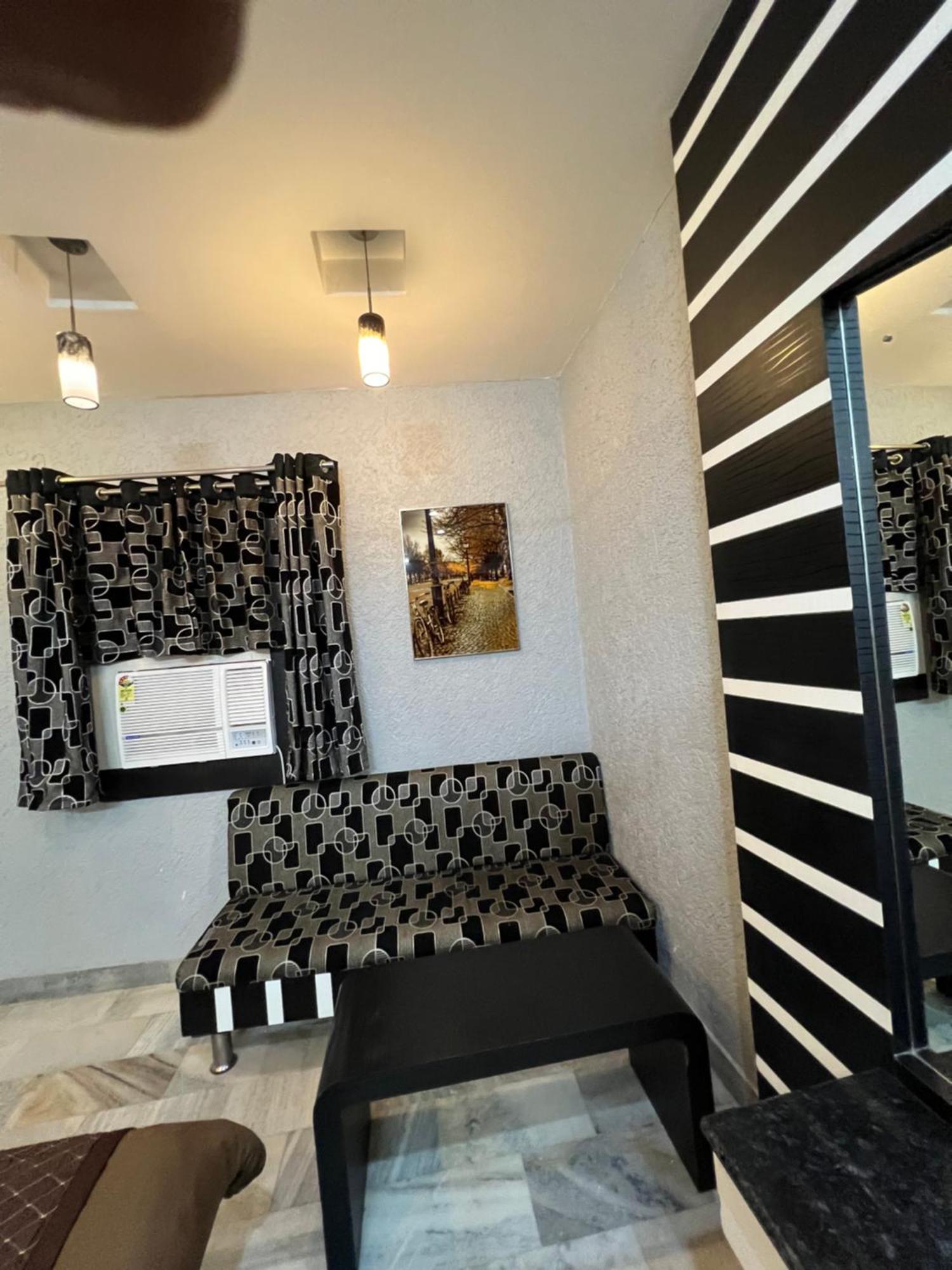 Hotel Sabera Siliguri Esterno foto