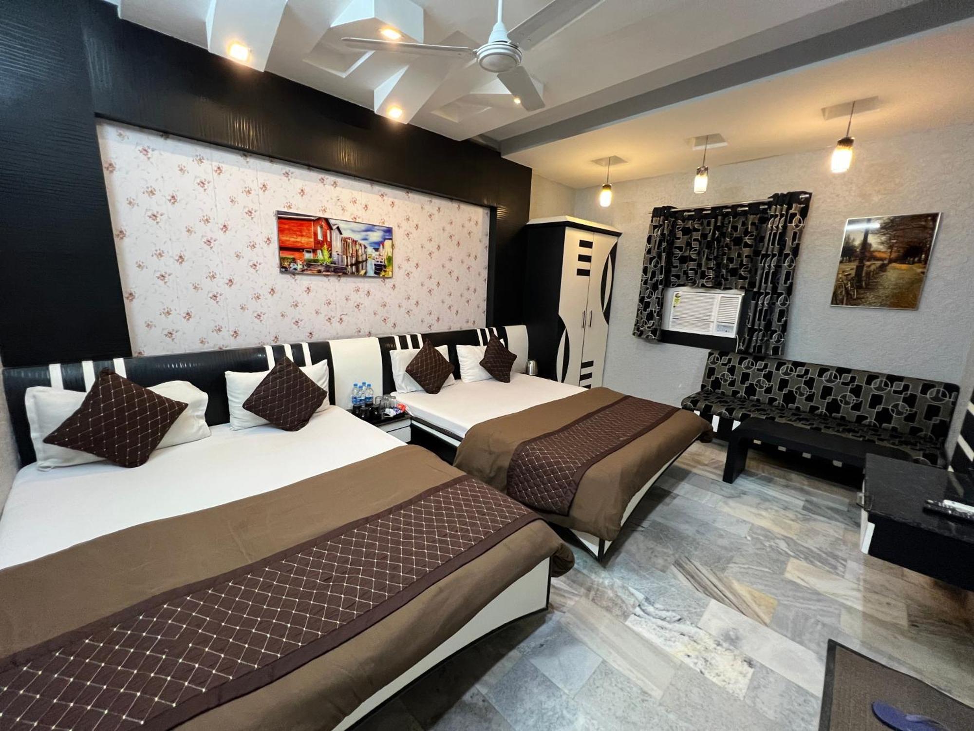 Hotel Sabera Siliguri Esterno foto